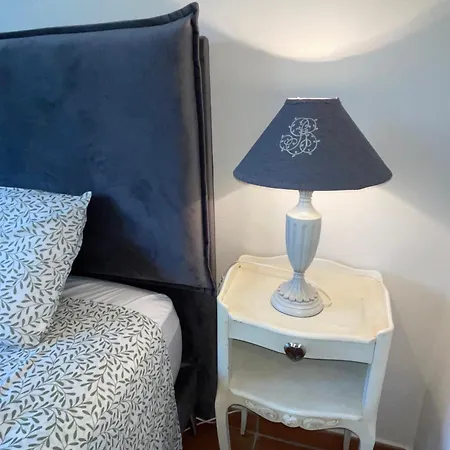 De Chloe - Cosy Avec Clim, Terrasse & Parking Prive, Apartment Sanary-sur-Mer